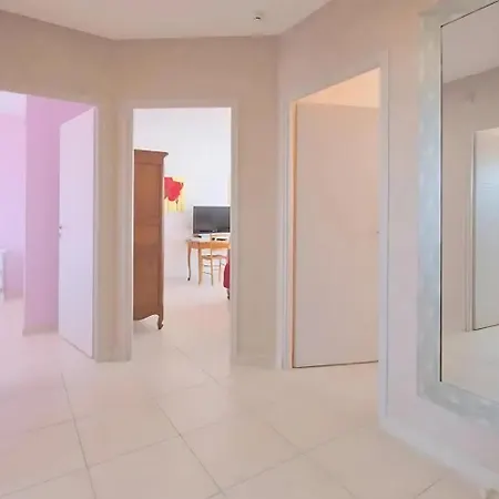 Maison De A 500m De La Avec Stationnement *
